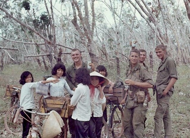 Bill Durden,  Steve Zontek, Bruce Smith and George Burns having a soda break